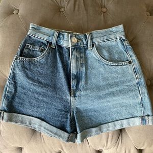 BDG High Waisted Two-toned Mom Shorts